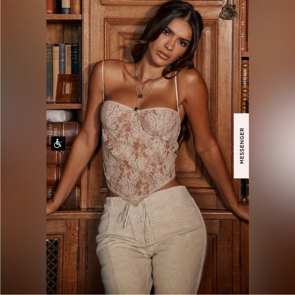 SOLD— STILL ONLINE NWT Fernanda Cream Paisley Lace Top- M Plus - Picture 2 of 8